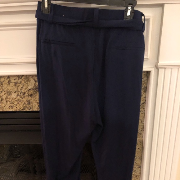 Express women’s loose legged pants - Picture 2 of 3
